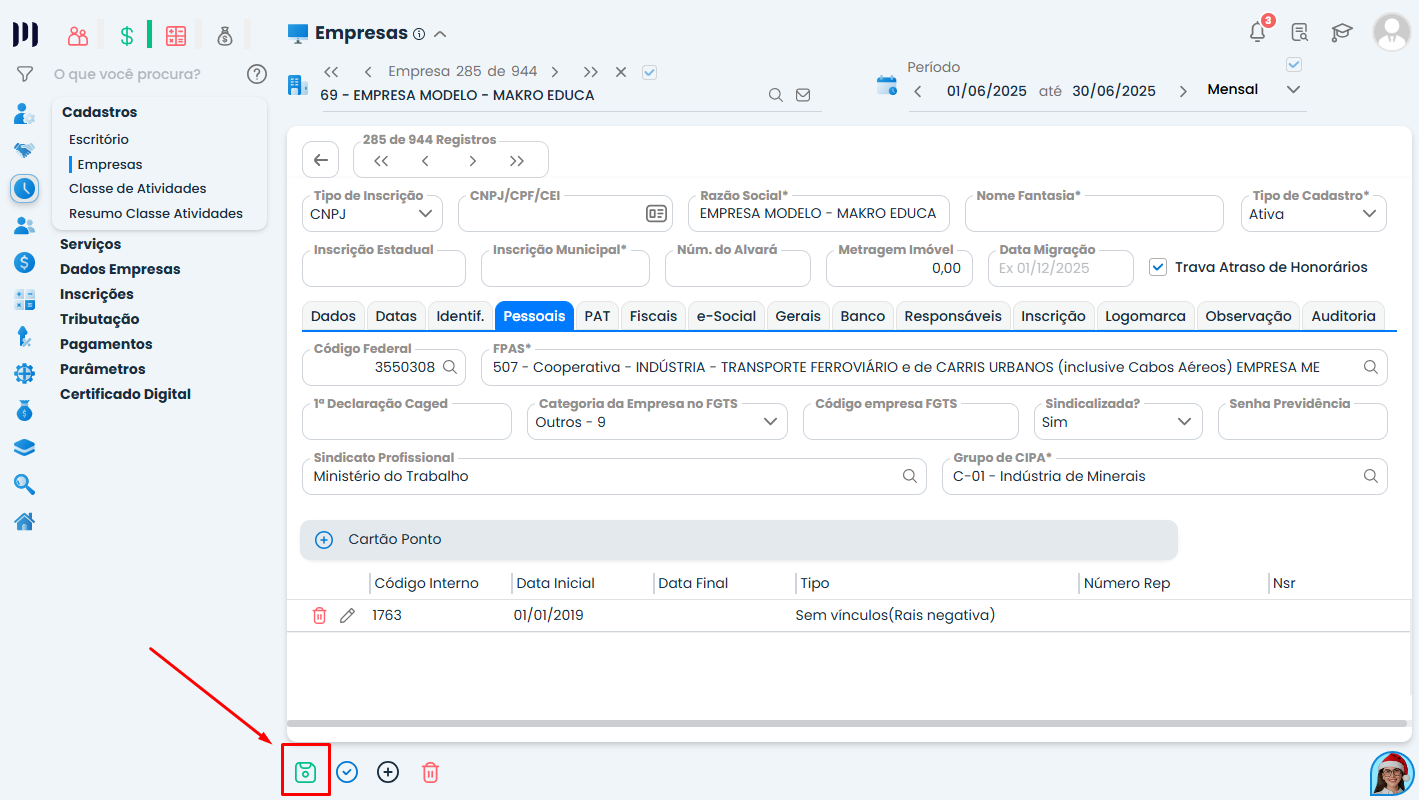 Sistema Contábil Makro com cadastro da empresa atualizado, exibindo Código Federal preenchido corretamente após a Configuração do ISS.