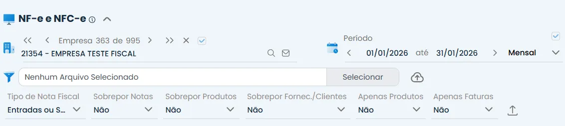 Tela do módulo NF-e e NFC-e do Sistema Contábil Makro com filtros, período mensal e botão Selecionar para upload do XML na Importação de NFCom (62).